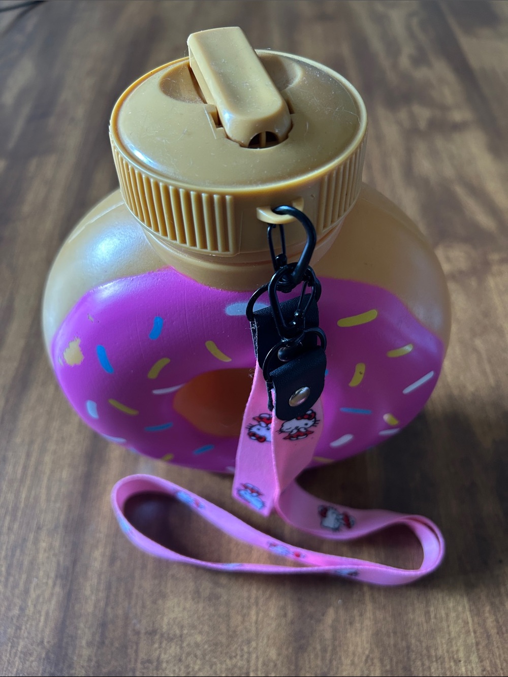 Lard‎ Lad Donuts Novelty Donut Water Bottle in Tan & Pink